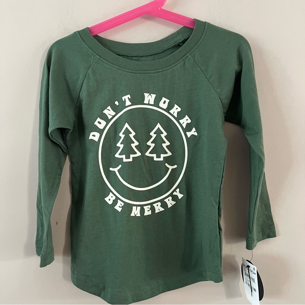 Tiny whales Don’t worry be merry long sleeve graphic raglan tee Kids 2 Green